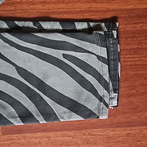 HUDSON Collin Skinny Jeans Grey Black Zebra Print Low-rise Flap Pocket, 27 NWOT - Picture 4 of 15